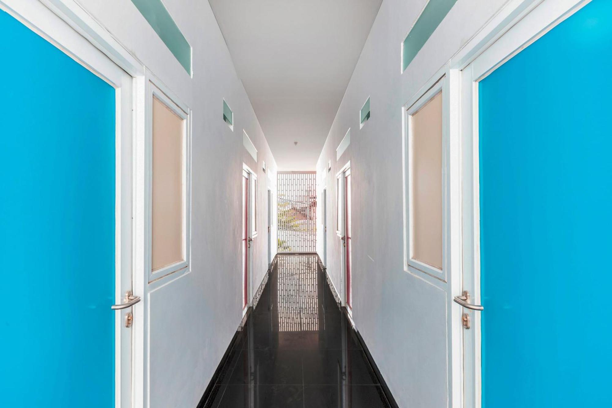 Super Oyo 2223 J&B Room Utan Kayu Cakarta Dış mekan fotoğraf
